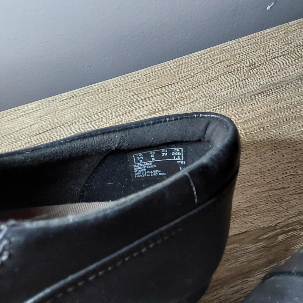Clarks Collection Black Leather Shoes Slip-On Loafer Womens Size 8M‎